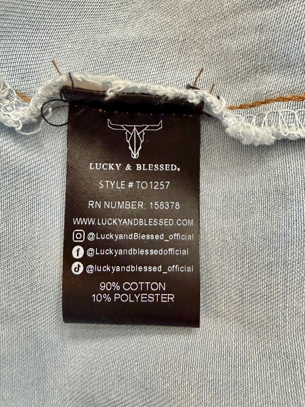 LUCKY & BLESSED, NWT, LIGHT-WASH DENIM BLOUSE. SIZE M - Picture 11 of 12